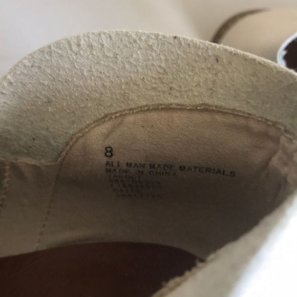 Boots - Picture 3 of 4